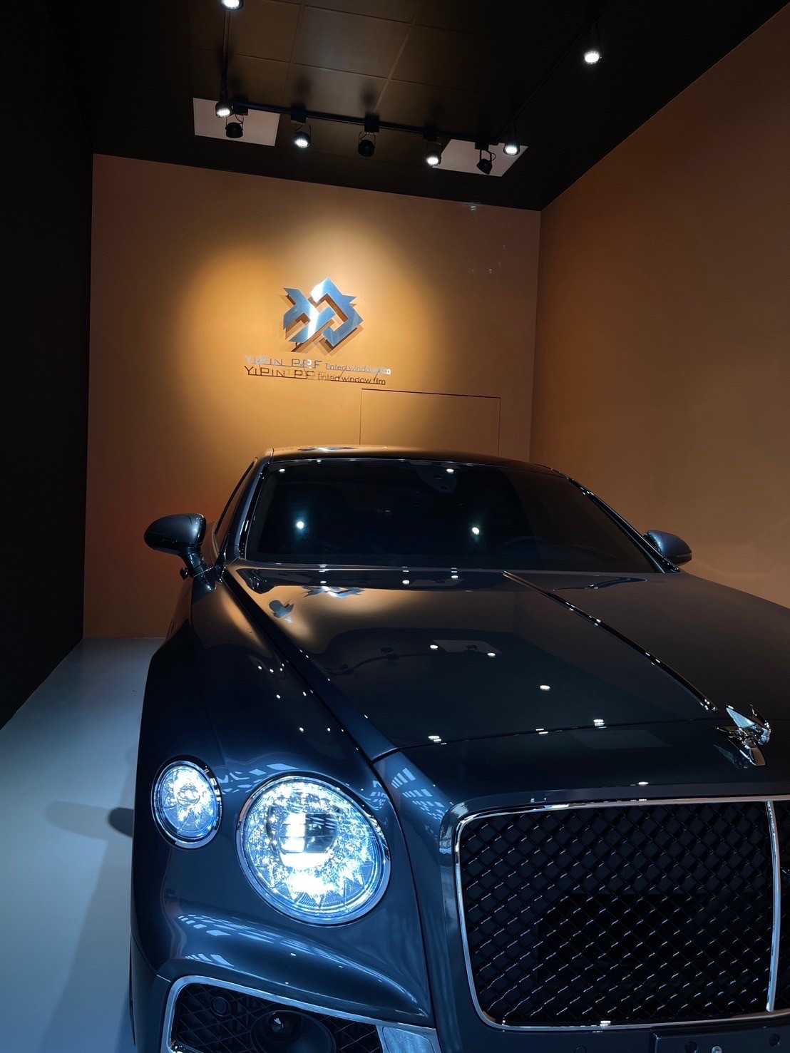 BENTLEY Flying Spur 